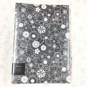 Black & White Floral Photo Album - 300 4x6 Prints - NWT - Pocket in Back